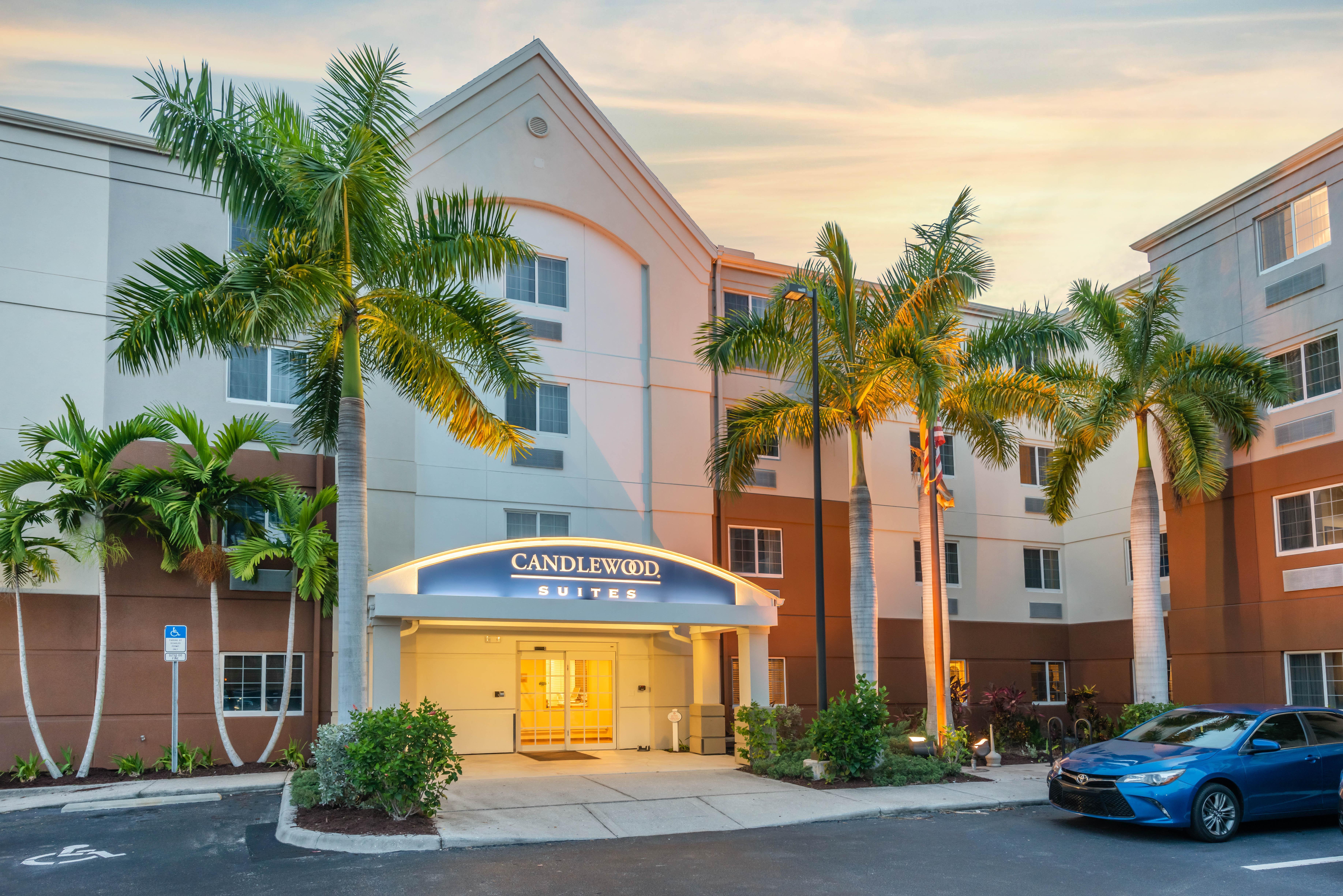 Candlewood Suites Fort Myers/Sanibel Gateway By Ihg Exteriér fotografie