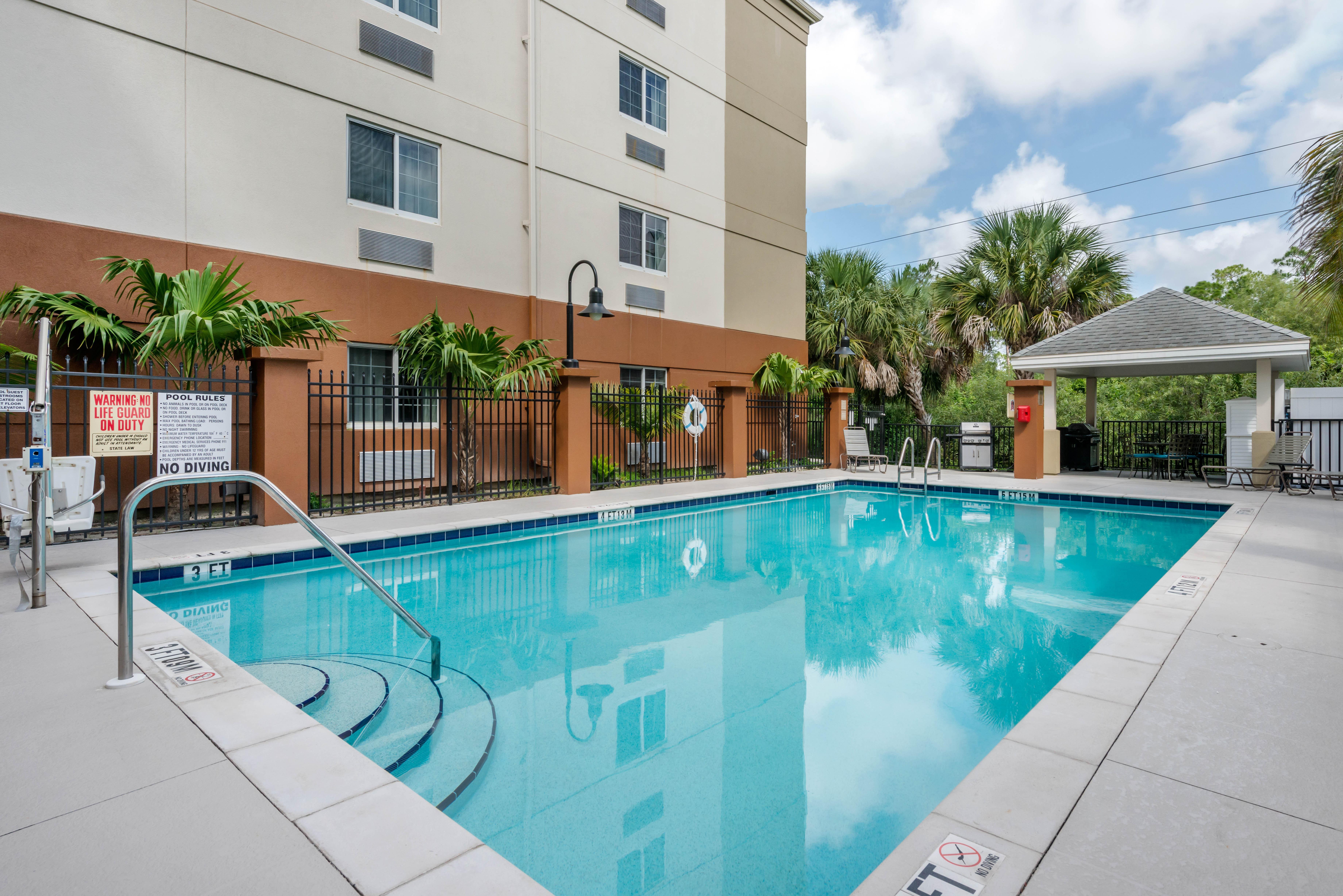 Candlewood Suites Fort Myers/Sanibel Gateway By Ihg Exteriér fotografie
