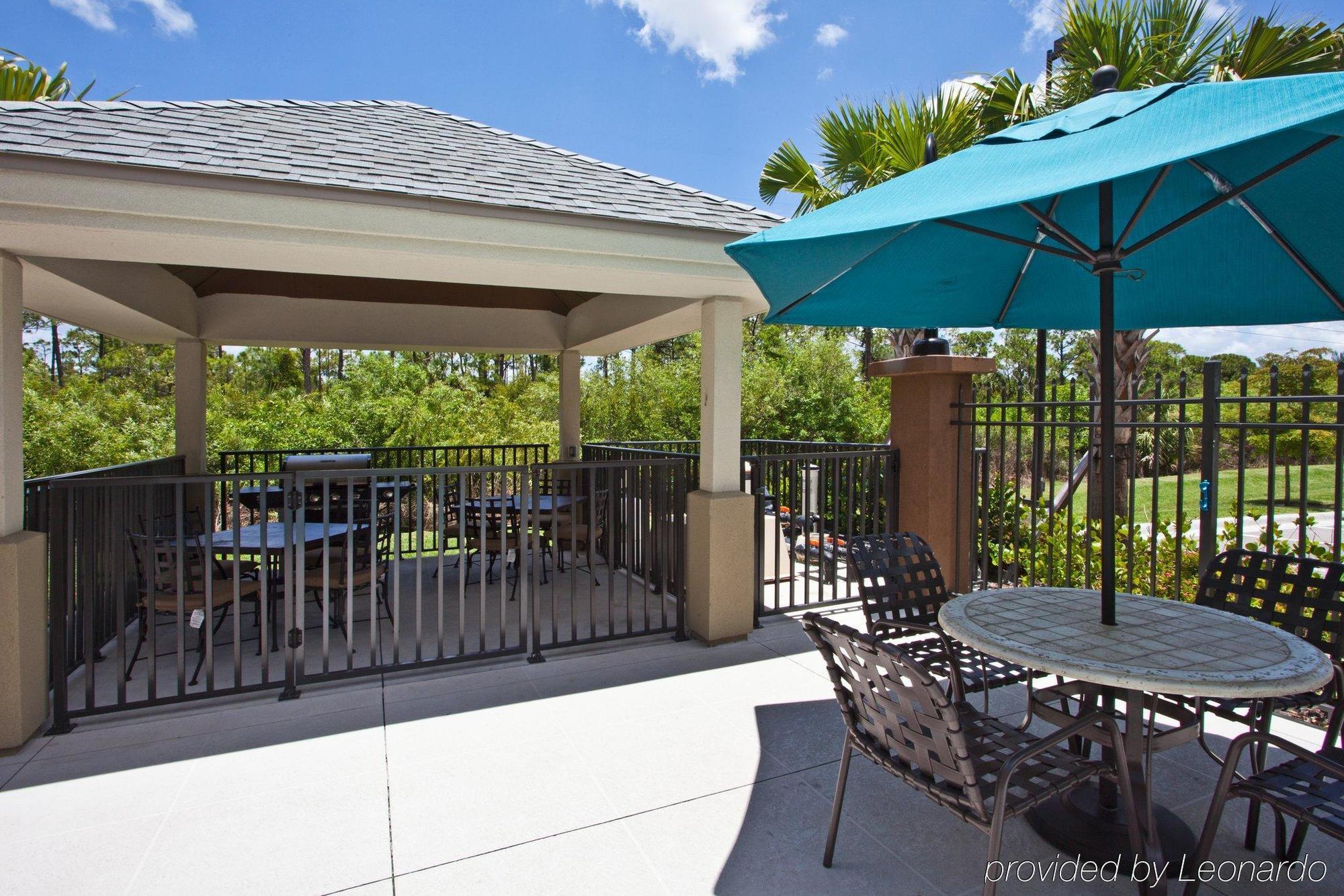 Candlewood Suites Fort Myers/Sanibel Gateway By Ihg Restaurace fotografie