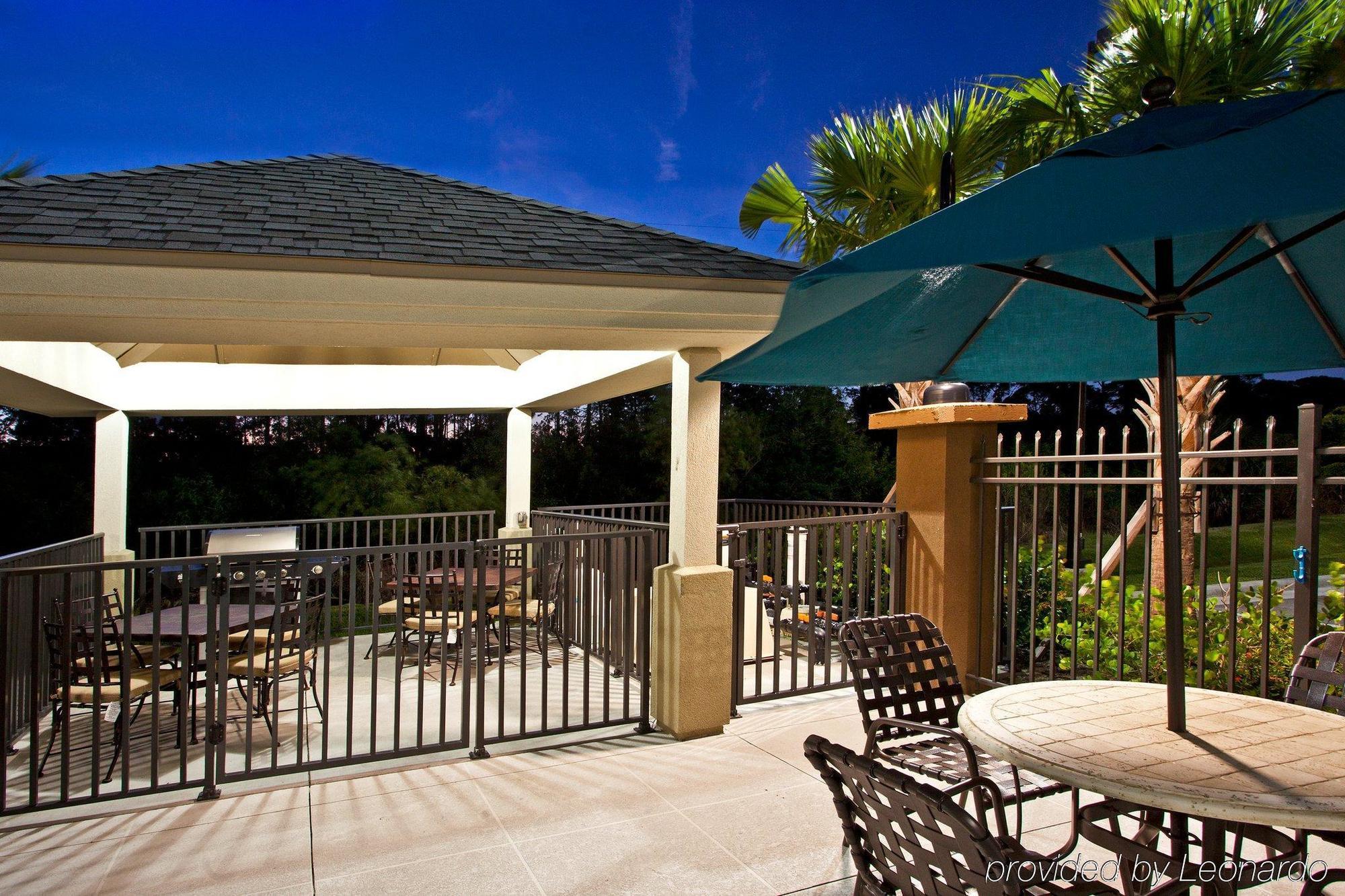 Candlewood Suites Fort Myers/Sanibel Gateway By Ihg Restaurace fotografie