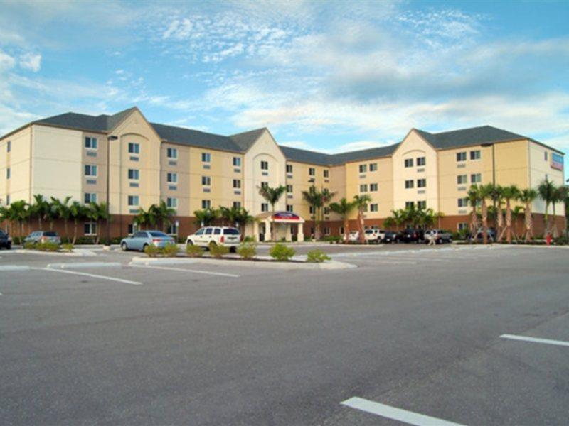 Candlewood Suites Fort Myers/Sanibel Gateway By Ihg Exteriér fotografie